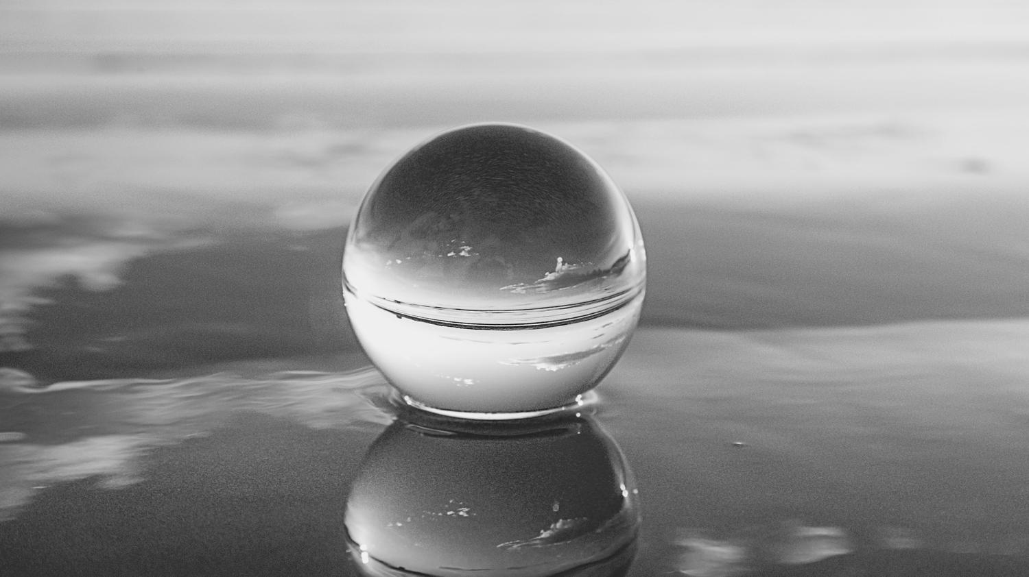 Droplet bw